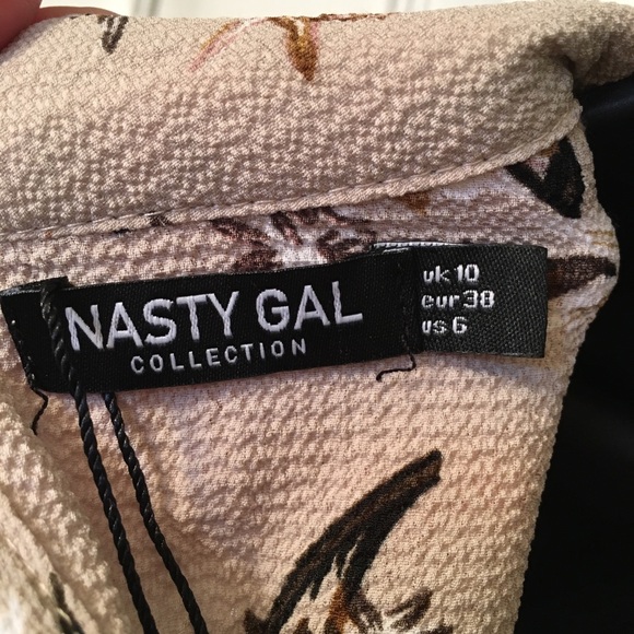 Nasty Gal Spring Street Floral Dress Stone - Picture 6 of 8